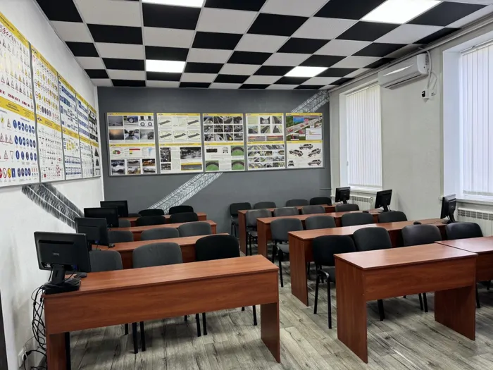 Кабинет 201 автошколы «АвтоЛюкс» в Луганске